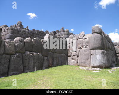 Sacsayhuaman fortezza che sono rovine Inca Foto Stock