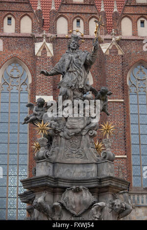 Statua di Giovanni di Nepomuk a Wroclaw in Polonia Foto Stock