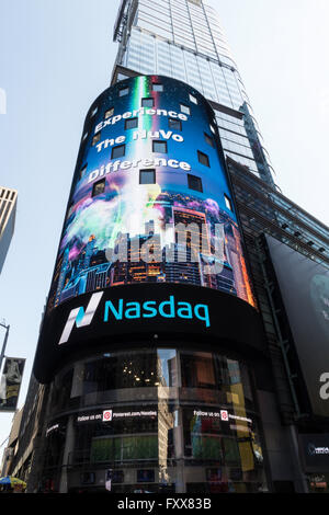 Tabellone elettronico sul NASDAQ MarketSite in Times Square NYC Foto Stock