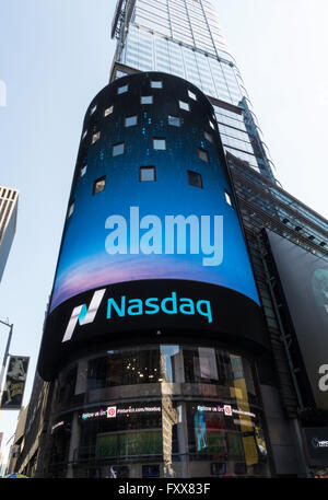 Tabellone elettronico sul NASDAQ MarketSite in Times Square NYC Foto Stock