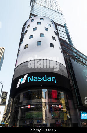 Tabellone elettronico sul NASDAQ MarketSite in Times Square NYC Foto Stock