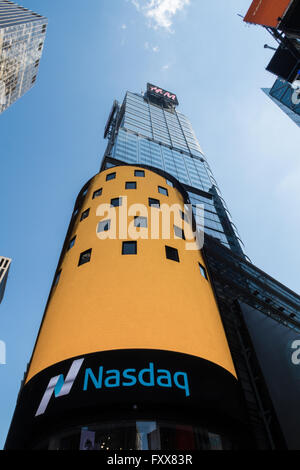 Tabellone elettronico sul NASDAQ MarketSite in Times Square NYC Foto Stock