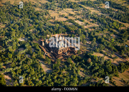 Pre Rup rovine del tempio (risalente al 961), Angkor Sito Patrimonio Mondiale, Siem Reap, Cambogia - aerial Foto Stock