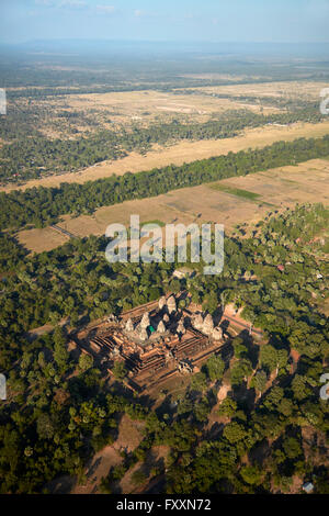 Pre Rup rovine del tempio (risalente al 961), Angkor Sito Patrimonio Mondiale, Siem Reap, Cambogia - aerial Foto Stock