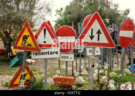 Raccolta di indicazioni stradali in italiano Foto Stock