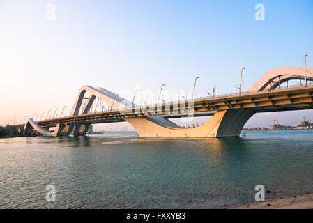 Sheikh Zayed Bridge, Abu Dhabi, Emirati Arabi Uniti Foto Stock