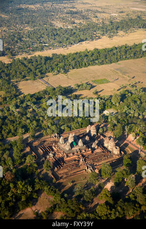 Pre Rup rovine del tempio (risalente al 961), Angkor Sito Patrimonio Mondiale, Siem Reap, Cambogia - aerial Foto Stock