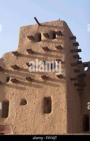 Dettail della grande moschea di Djenné, (Mali, Africa) un adobe edificio di architettura Sudano-Sahelian Foto Stock
