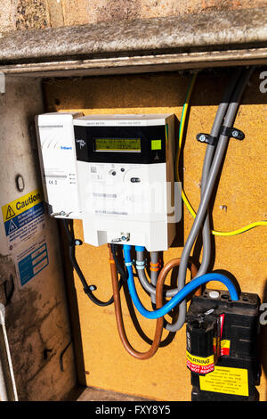 Energia elettrica smart meter British gas il monitoraggio dell'utilizzo di energia Tecnologia home uk metri di misurazione in tempo reale di bilancio di utilizzo b Foto Stock