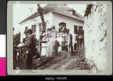 Kaiser Franz Joseph auf Manöver im Raum Klagenfurt Foto Stock