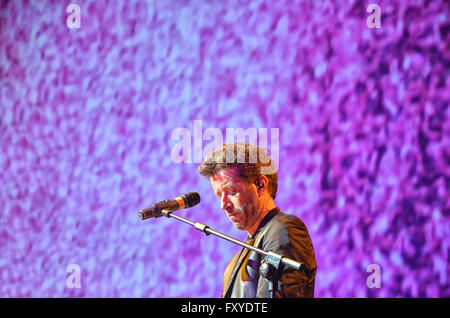 Firenze, Italia - 03 dicembre, 2014: cantante Daniele Silvestri sul palco della Sala concerti di Firenze. Foto Stock