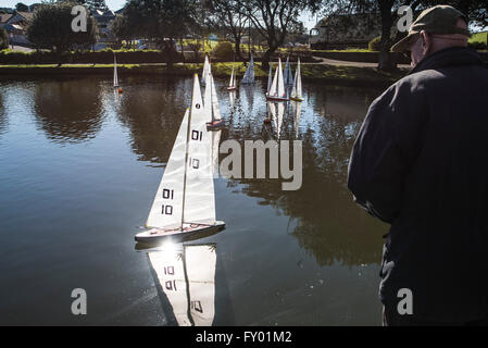 Il modello di Newquay Yacht Club al Lago Trenance in Newquay, Cornwall. Foto Stock