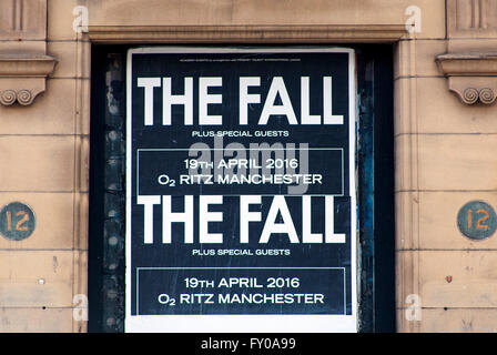 La caduta di poster Whitworth Street Manchester Foto Stock