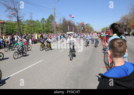 Kovrov, Russia. 9 maggio 2015. Competizioni, dedicato per la Giornata della Vittoria Foto Stock