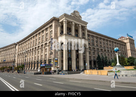 Posta centrale sulla costruzione di Maidan Nezalezhnosti (Piazza Indipendenza) a Kiev, Ucraina Foto Stock