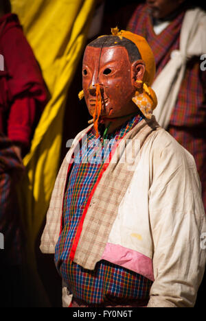 Clown mascherato al Black-gru a collo alto Festival tenutosi a Gangte monastero nella valle di Phobjikha del Bhutan Foto Stock