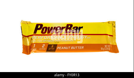 Winneconne, WI - 15 Maggio 2015: Powerbar performance energy bar in burro di arachidi sapore. Foto Stock