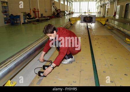 Università degli Studi di Milano - Sede Bovisa (Italia), Dipartimento di Ingegneria, crash test di laboratorio Foto Stock