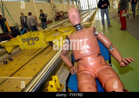 Università degli Studi di Milano - Sede Bovisa (Italia), Dipartimento di Ingegneria, crash test di laboratorio Foto Stock