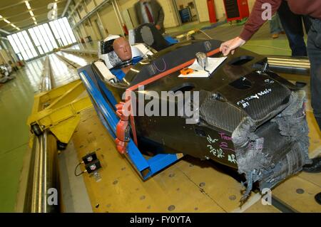 Università degli Studi di Milano - Sede Bovisa (Italia), Dipartimento di Ingegneria, crash test di laboratorio Foto Stock