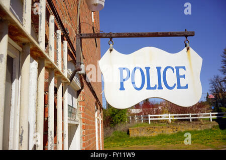 Il dipartimento di polizia Segno piccolo comune rurale America Foto Stock