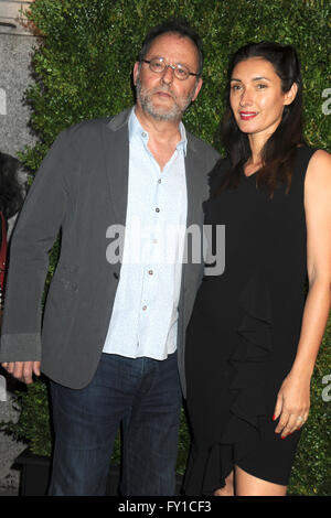 La città di New York. Xviii Apr, 2016. Jean Reno e Nathalie Dyszkiewicz partecipare alla undicesima edizione Chanel Tribeca Film Festival Artisti Cena presso Balthazar il 18 aprile 2016 a New York City. © dpa/Alamy Live News Foto Stock