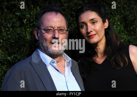 La città di New York. Xviii Apr, 2016. Jean Reno e Nathalie Dyszkiewicz partecipare alla undicesima edizione Chanel Tribeca Film Festival Artisti Cena presso Balthazar il 18 aprile 2016 a New York City. © dpa/Alamy Live News Foto Stock