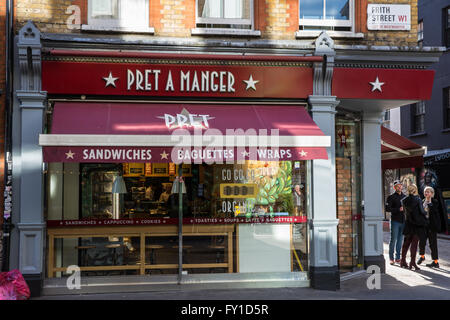 Londra, Regno Unito. 19 Aprile, 2016. Un ramo di Pret a Manger in Frith Street, Soho. Pret a Manger ha annunciato che più vegetariano offerte vengono aggiunte per i suoi menu dopo una crescita a doppia cifra delle vendite di opzioni vegetariane nell'anno a dicembre. Un ramo di Soho sarà convertito in un vegetariano-uscita solo per sei settimane. © Mark Kerrison/Alamy Live News Foto Stock