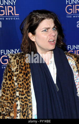 Londra, Regno Unito. Xx Apr, 2016. Caitin Moran frequentando il FUNNYGIRL il musical al Savoy Theatre London 20h Aprile 2016 Credit: Peter Phillips/Alamy Live News Foto Stock