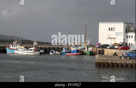 Il porto di Burtonport, County Donegal, Irlanda. Foto Stock