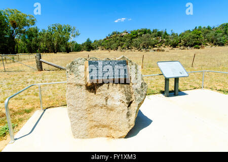 Escort Rock, luogo dell'oro Escort rapina del 1862 vicino Eugowra, Nuovo Galles del Sud, Australia Foto Stock