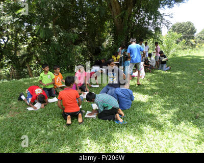 Bambini Le foto di disegno in sri lanka Foto Stock