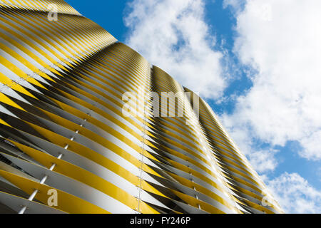 Parcheggio Auto 2, un nuovo parcheggio, architettura moderna, presso l'ospedale Addenbrookes a Cambridge Regno Unito Foto Stock