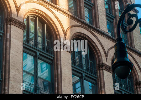 New York, NY 17 Aprile 2016 - Commerciale loft costruzione su Broadway in Noho ©Stacy Rosenstock Walsh Foto Stock