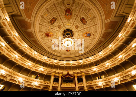 Il balcone di ogni camera di Semper Opera House indoor, Dresden Foto Stock