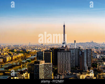 Torre Eiffel, Parigi, Francia, la mattina presto. Foto Stock