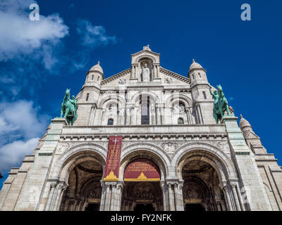 La Basilica del Sacro Cuore di Parigi, comunemente noto come Sacré-Coeur basilica e spesso semplicemente Sacré-Coeur Foto Stock