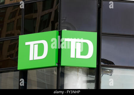 Toronto Dominion Bank o TD logo della banca nel centro cittadino di Vancouver, BC, Canada Foto Stock