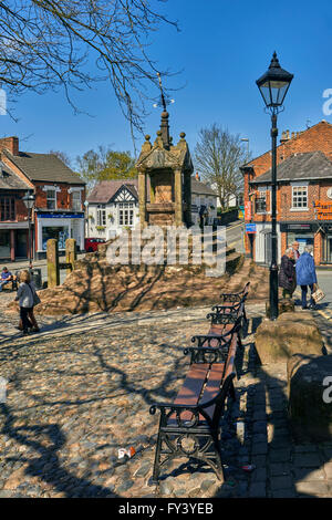 Lymm Cross a Lymm Village, Warrington, Cheshire. Foto Stock