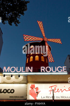 Moulin Rouge. Parigi. La Francia. Foto Stock