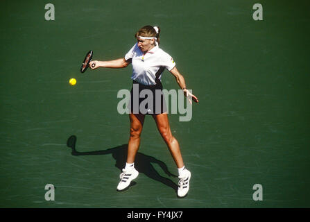 Steffi Graf (GER) competono alla 1998 US Open. Foto Stock