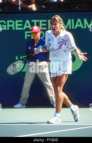 Steffi Graf (GER) competono al 1988 Lipton International Players Championship. Foto Stock