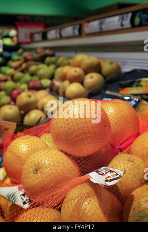 Arance, produrre sezione, Weis supermercato, DOYLESTOWN, PA, Stati Uniti d'America Foto Stock