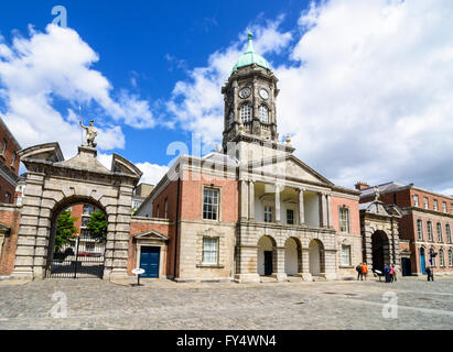 Bedford Tower sopra Bedford Hall nel Castello Superiore cantiere, il Castello di Dublino, Dublino, Irlanda Foto Stock