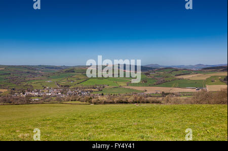 Il villaggio di Clun si stabilirono nella valle Clun, Shropshire, Inghilterra, Regno Unito Foto Stock