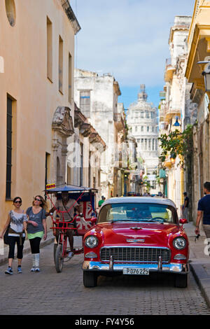 Vie di verticale nella Vecchia Havana, Cuba. Foto Stock