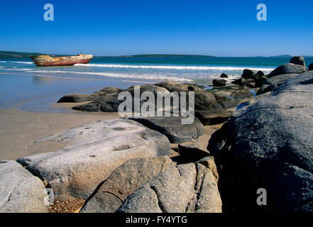 Vecchio abbandonato naufragio; Cape Town Beach; Penisola del Capo; Sud Africa Foto Stock