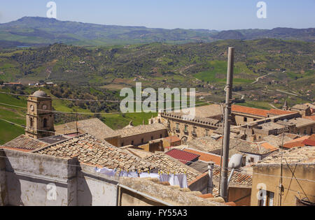 Vista di Leonforte del tetto. leonforte è una piccola città nel cuore della Sicilia Foto Stock