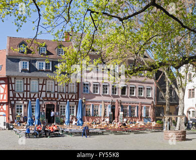 Ristoranti sulla storica Schlossplatz Frankfurt-Hoechst Germania Foto Stock