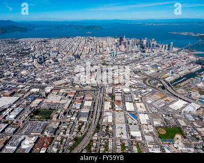 Vista aerea di San Francisco dal sud, sud di San Francisco, San Francisco Bay Area, California, Stati Uniti d'America Foto Stock
